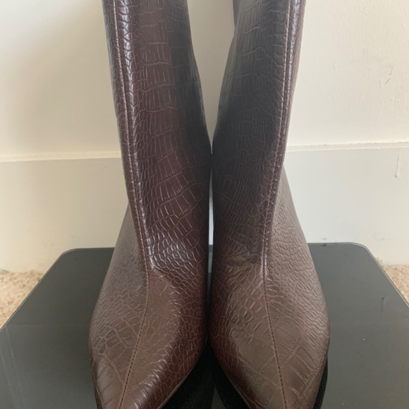 Express Croc Booties - Picture 4 of 9